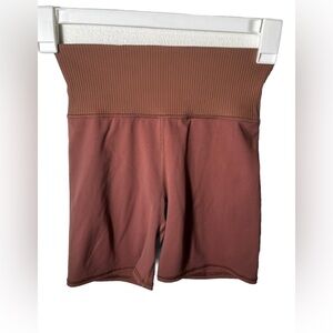 Vuori Women’s Mauve Ribbed Waistband Biker Shorts Size XS/S